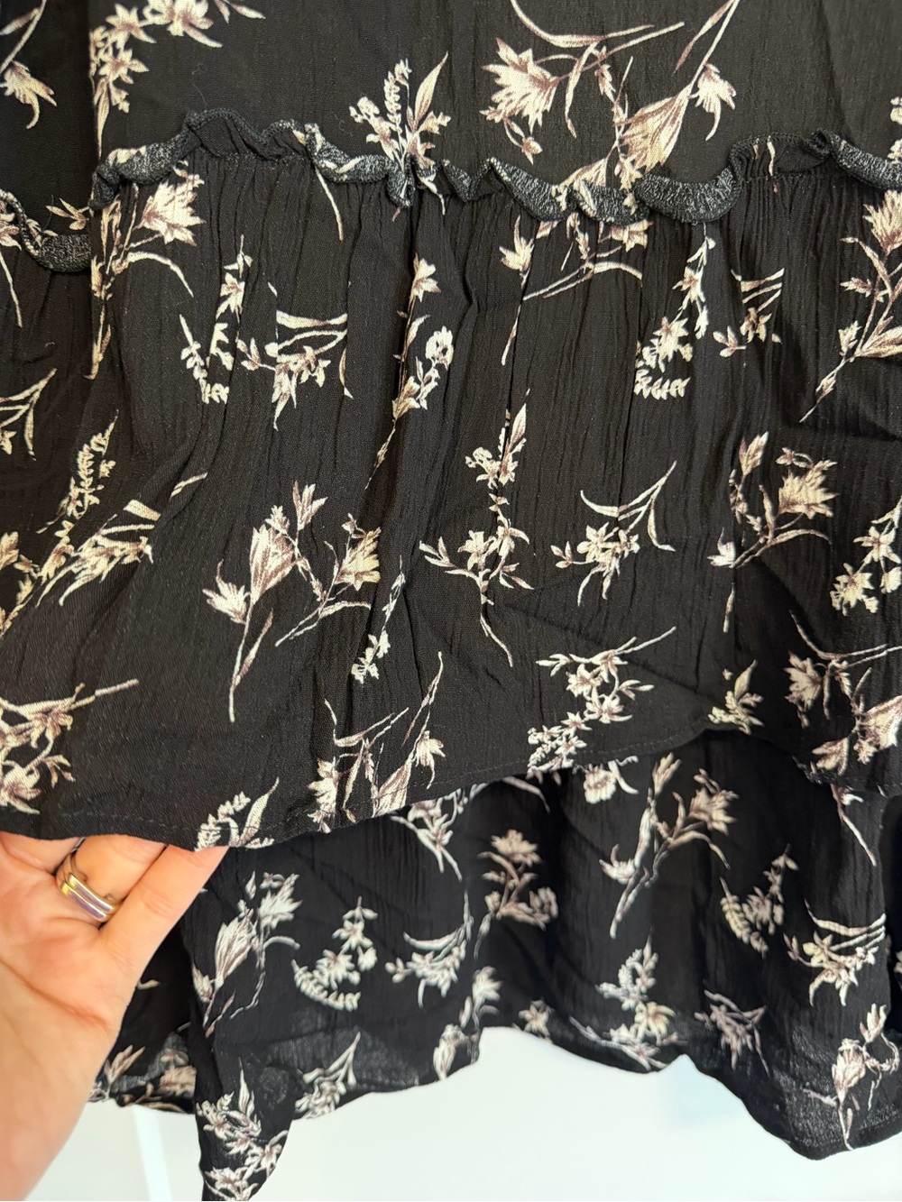 Doe & Rae Black Floral Open-Front Ruffle Kimono - Picture 5 of 5